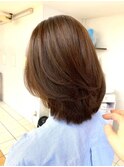 前上がり/レイヤーカット/アッシュベージュ/小顔/30代40代50代