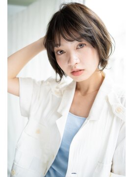 マグノリア オモテサンドウ(MAGNOLiA Omotesando) 大人可愛いニュアンスショートボブ・・・HINATA