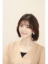 アンベリールフルー(EMBELLIR fleur)&nbsp;華やかニュアンスカーリーボブ　３０代４０代５０代　青山表参道