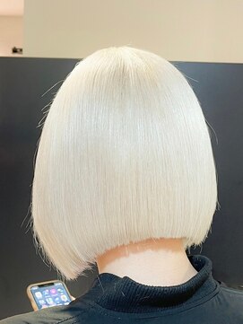 ロイス 神宮前(ROIS) セミディ/シアーカラー/ダークアッシュ/姫カット