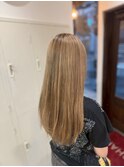 ハイライトカラーシルキーベージュロング