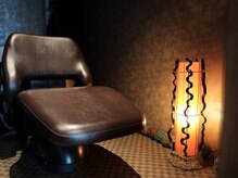 ゆったりできるフルフラットのシャンプー台でうたた寝気分　岡崎