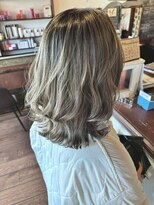 ヘアサルーンフラミンゴ(Hair saloon FLAMINGO) ハイライトカラー