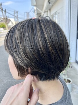 りら(Lilas) 黒髪ハイライト