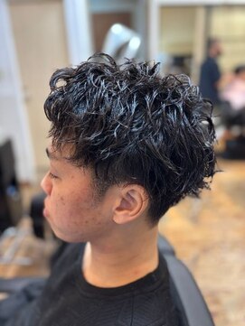 フィールドヘアー 波巻きツイストスパイラル<理容室><八千代台>