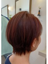 スリー(three)&nbsp;ブリーチなし　赤みブラウン　耳かけショート