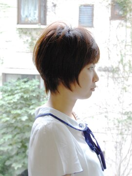 バグ 恵比寿(Bug) 前下がりショート×簡単スタイリング