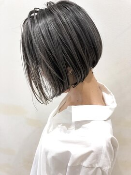 トルネード(TORNADO) 外国人風ハイライトバレイヤージュショートボブ  グレージュ