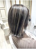 ハイライトホワイトグレージュカラー