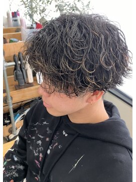 リヴ オオサカ(LIV OSAKA) センターパート 波巻きパーマ 波巻きスパイラルパーマ 波巻き