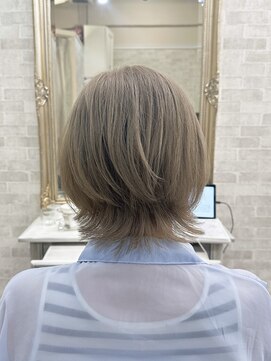 アールプラス 新宿(ar+) ウルフカット&ハイトーンカラー