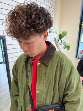 シフト(SHEEFT) カジュアル20代30代波巻きツイストスパイラルパーマブラウン