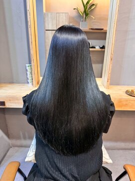 イオエ 元町(ioe) 前髪/暗髪カラー/艶カラー/小顔カット/髪質改善/縮毛矯正/黒髪