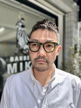 スパイキーショートザクザクショートアップバングツーブロック