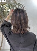 白髪ぼかし3Dペールベージュハイライト外はねくびれボブ