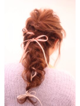 ヘアーアンドメイク フォルス(HAIR&MAKE FORS) 【FORS】西田ゆか リボン×ダウン編み込み