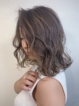 アンダーバーホワイト 天王寺阿倍野店(_WHITE) 外ハネウェーブミディ