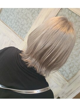 モアムー(Moremuu) ホワイトベージュ