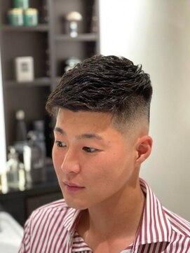 グリーディーフォックス 代々木(Greedy FOX) かき上げヘア/サイドパート/韓国マッシュ/フェードカット/代々木