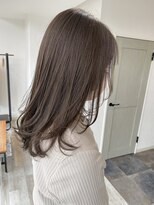 リズム(lysm)&nbsp;ミディアムレイヤー × グレージュカラー