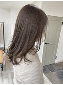 ミディアムレイヤー × グレージュカラー