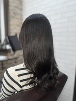 アトリエナガノ(atelier nagano)&nbsp;ニュアンスカラー/センターパート/ツヤ髪スタイル/ブルージュ