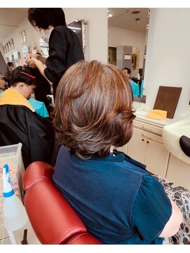 エン(en) 手グシでまとまるアクアパーマ