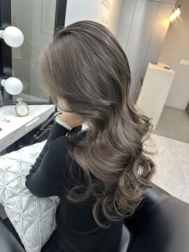 ブロンド(Blonde) 透明感グレージュ