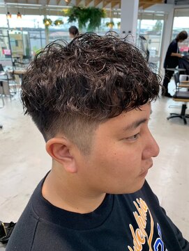 グランデュール 東静岡池田店(GRANDEUR) メンズマッシュパーマニュアンスパーマスパイラルパーマ刈り上げ