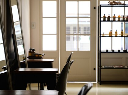 ロムロクウェット(L'HOMME ROQUETTE)の写真