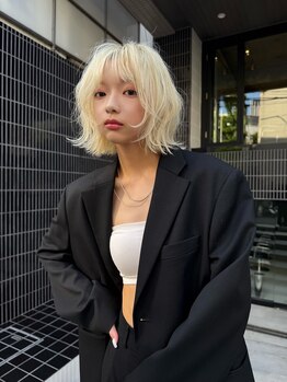 キャリアリングサロン(CAREERING SALON)の写真/トレンドカラーなら《CAREERING・SALON》ダメージレスのケアカラーでツヤ・透明感をプラスし理想の色味に。