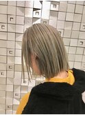ハイトーングレージュ