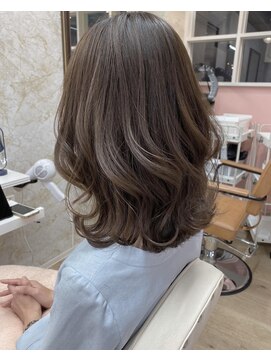 フィガロ ウメダ(FIGARO UMEDA) 【FIGARO　umeda】大人のミディアムレイヤーカット