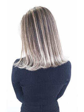 オズ 郡山桑野店(OZ) 《OZ田中》切りっぱなしボブ#バレイヤージュカラー