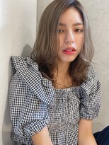 シェルター バイ トウキョウ(Shelter by TOKYO)&nbsp;大人可愛いくびれミディ（かきあげグレージュカラー）