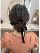 ミラ(Mila)&nbsp;抜け感♪ゆるふわローシニヨンアレンジ