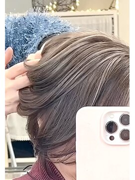 ココモ(cocomo) 素敵な白髪ぼかしハイライトデザイン