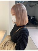 切りっぱなしボブ×ミルクティーベージュ