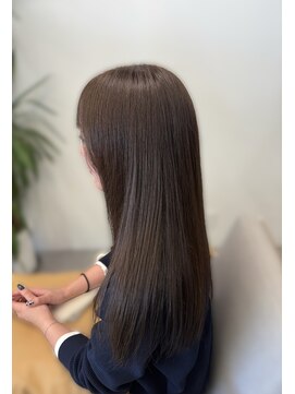 ブローチェラウカ(Broche lauka) アッシュブラウン