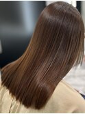 ミディアムヘアーキャラメルブラウン縮毛矯正髪質改善　赤坂見附