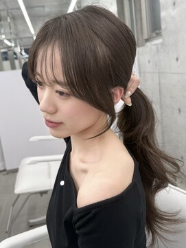 エヌアイ オモテサンドウ(ni omotesando) ☆結んでも盛れるお顔周りカット ショコラブラウン☆