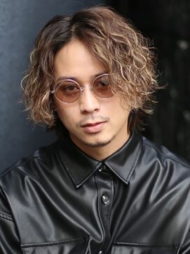 エリマ 横浜西口(elima) 横浜西口メンズツイストスパイラルパーマツイスパセンターパート