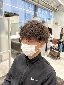 キートス(Kiitos) マッシュベース　前下がり縦落ちツイストスパイラル