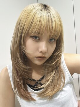 ノイ(noi) レイヤーカット×ブロンドカラー