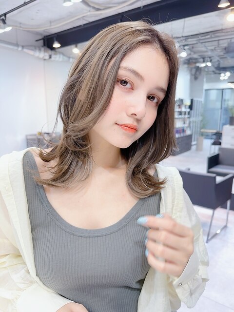 くびれヘア/韓国ヘア/ミディアム/前髪/小顔カット/透明感カラー