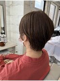 オリーブベージュ