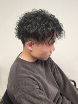 ニアウ 伊勢崎連取店(Niau)&nbsp;刈り上げセンターパートツイストスパイラルパーマ