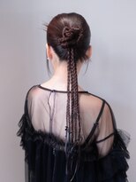 トゥナ 六角(Tuna)&nbsp;編み下ろしポニーテール