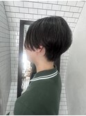 美シルエットで魅せる 横顔ショート