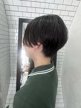 レガーレ(Legare) 美シルエットで魅せる 横顔ショート